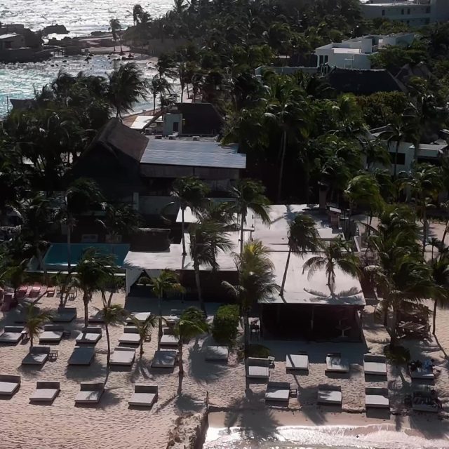 😎🏝️ Lotus is the start. The island is the adventure. Walk out. Come back. Repeat.

Lotus es el punto de partida. La isla es la aventura. 😎🏝️

www.lotusbeachhotel.com

#IslaMujeres #Hotel #Lotus #PlayaNorte